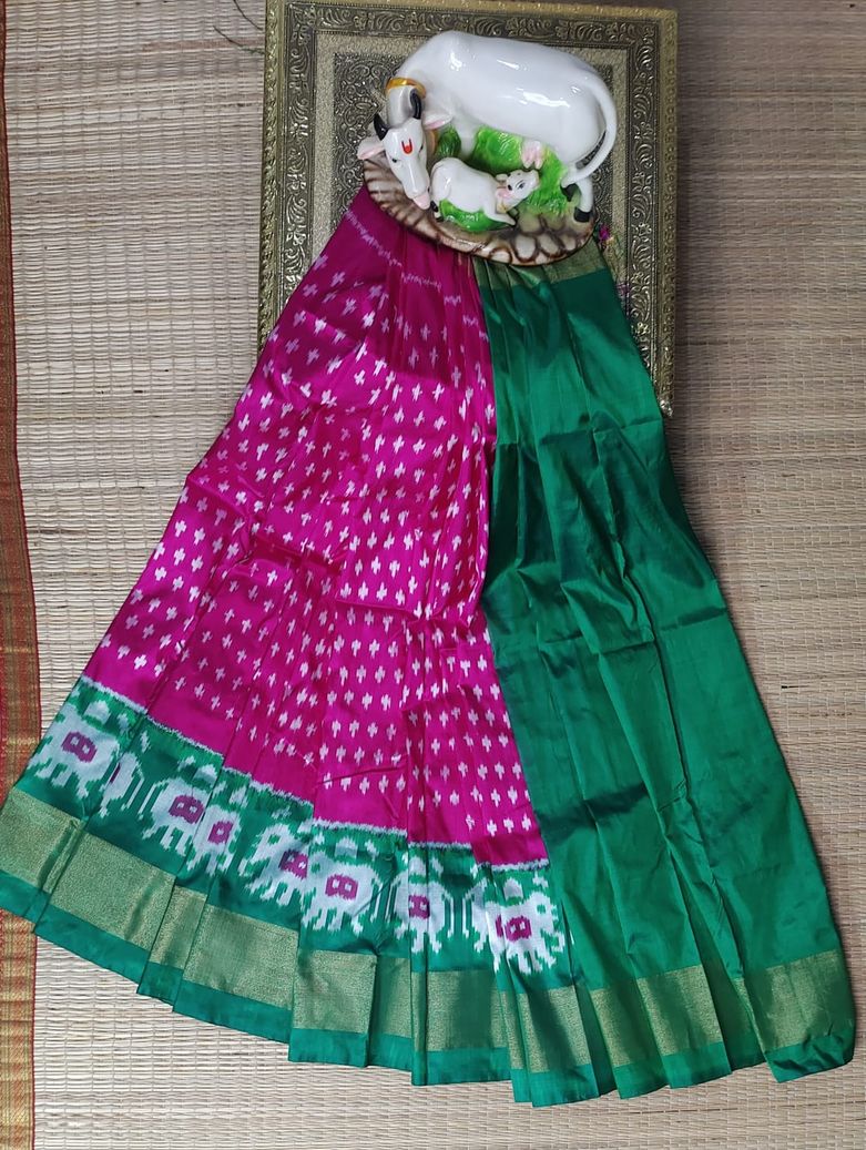 Girls Half Sleeve South Indian Pavda Pattu Lehenga- Green - BownBee -  3754568